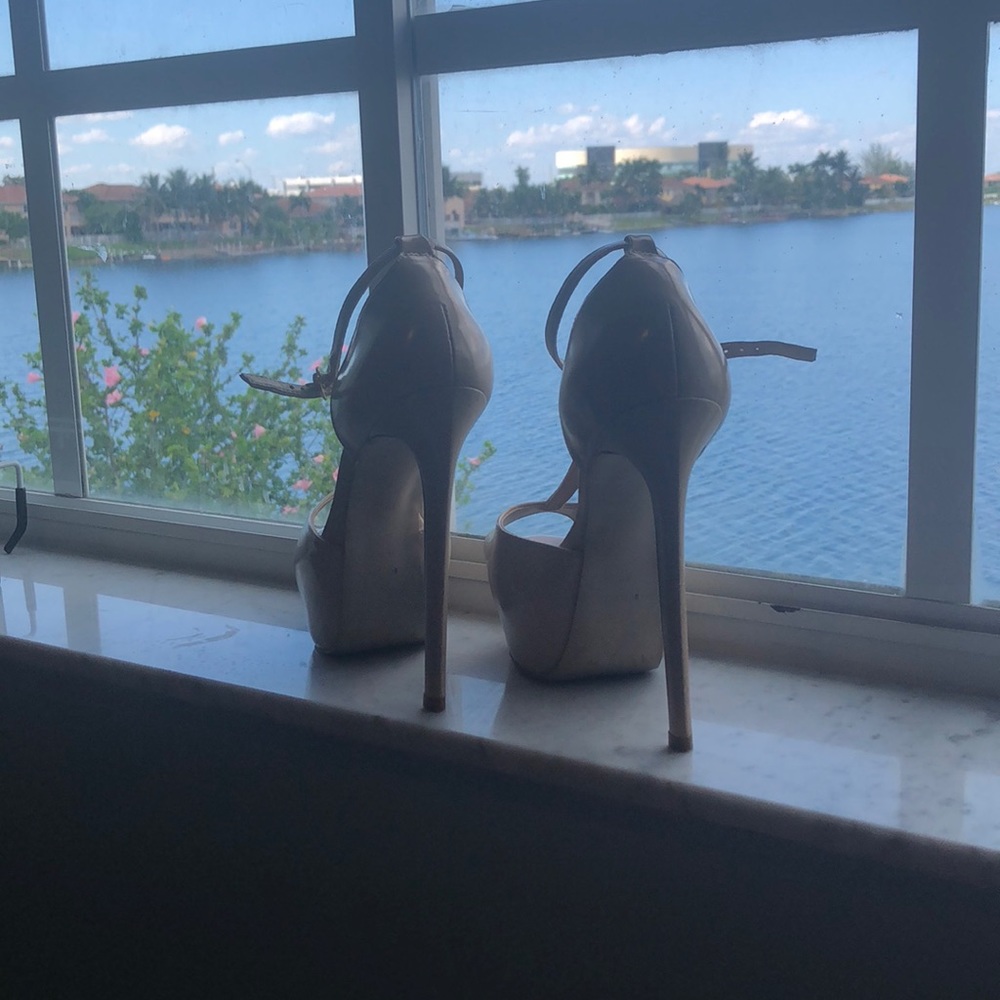 Heels - Picture 3 of 3